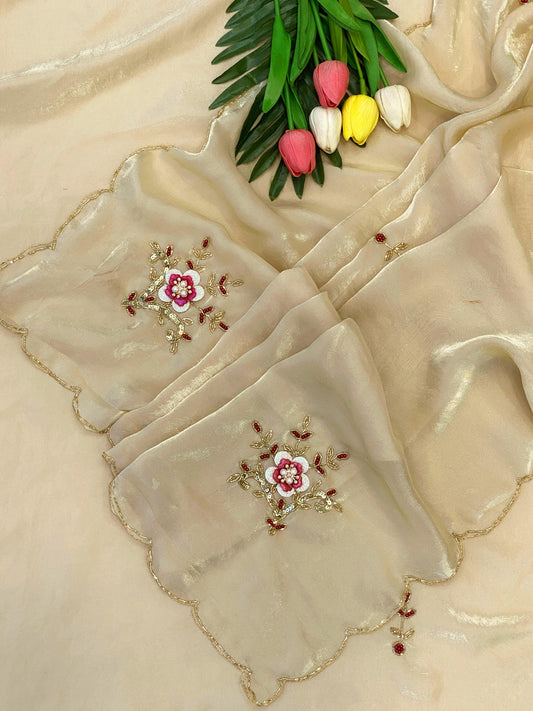 Sunehri Pankhuri Saree