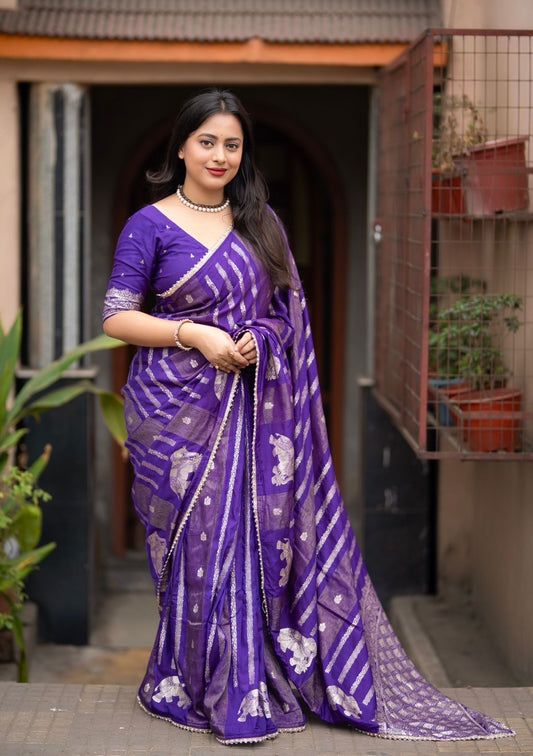 Rajsi Sunehri Saree