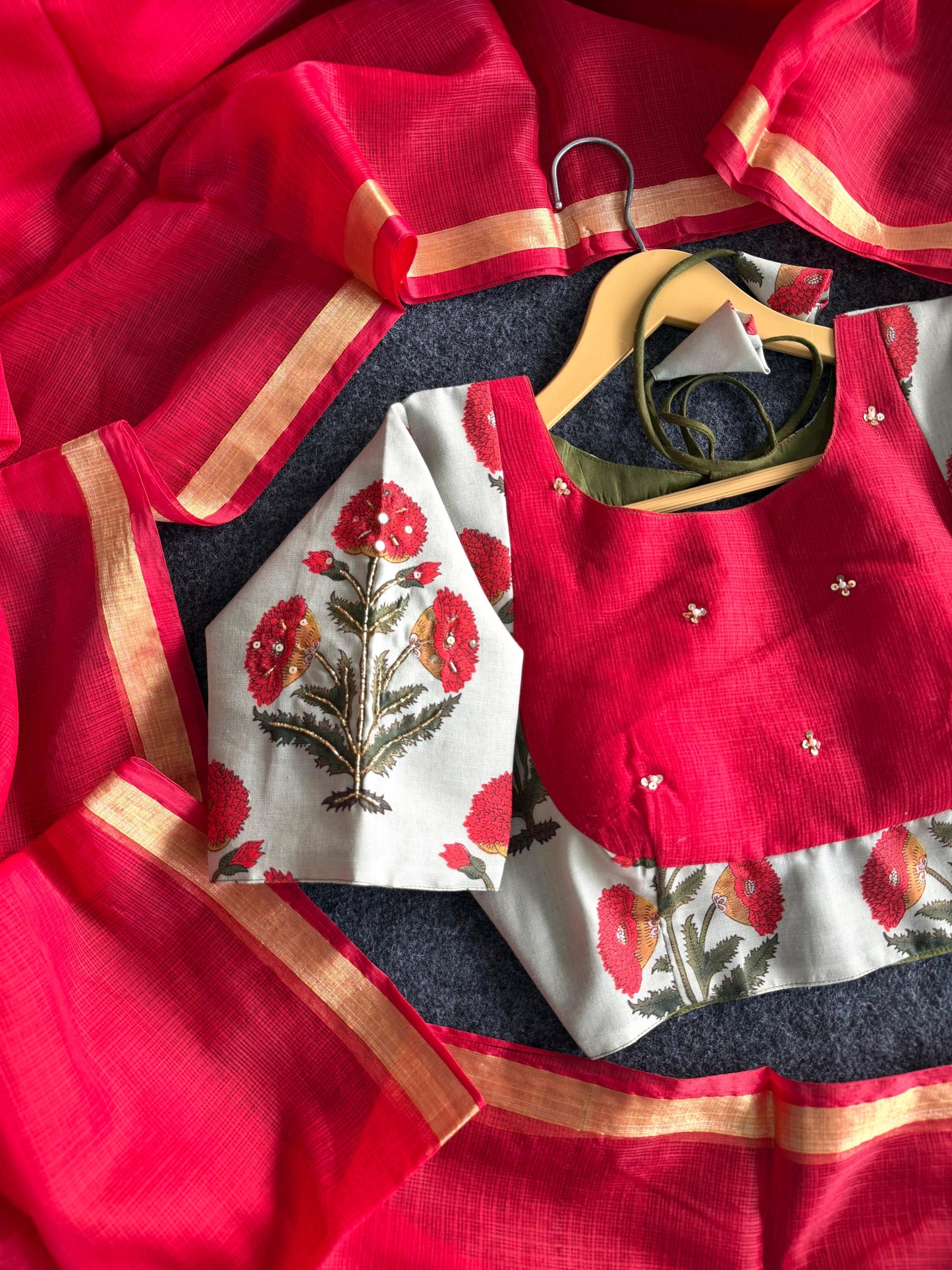 Phoolwari Laal Saree
