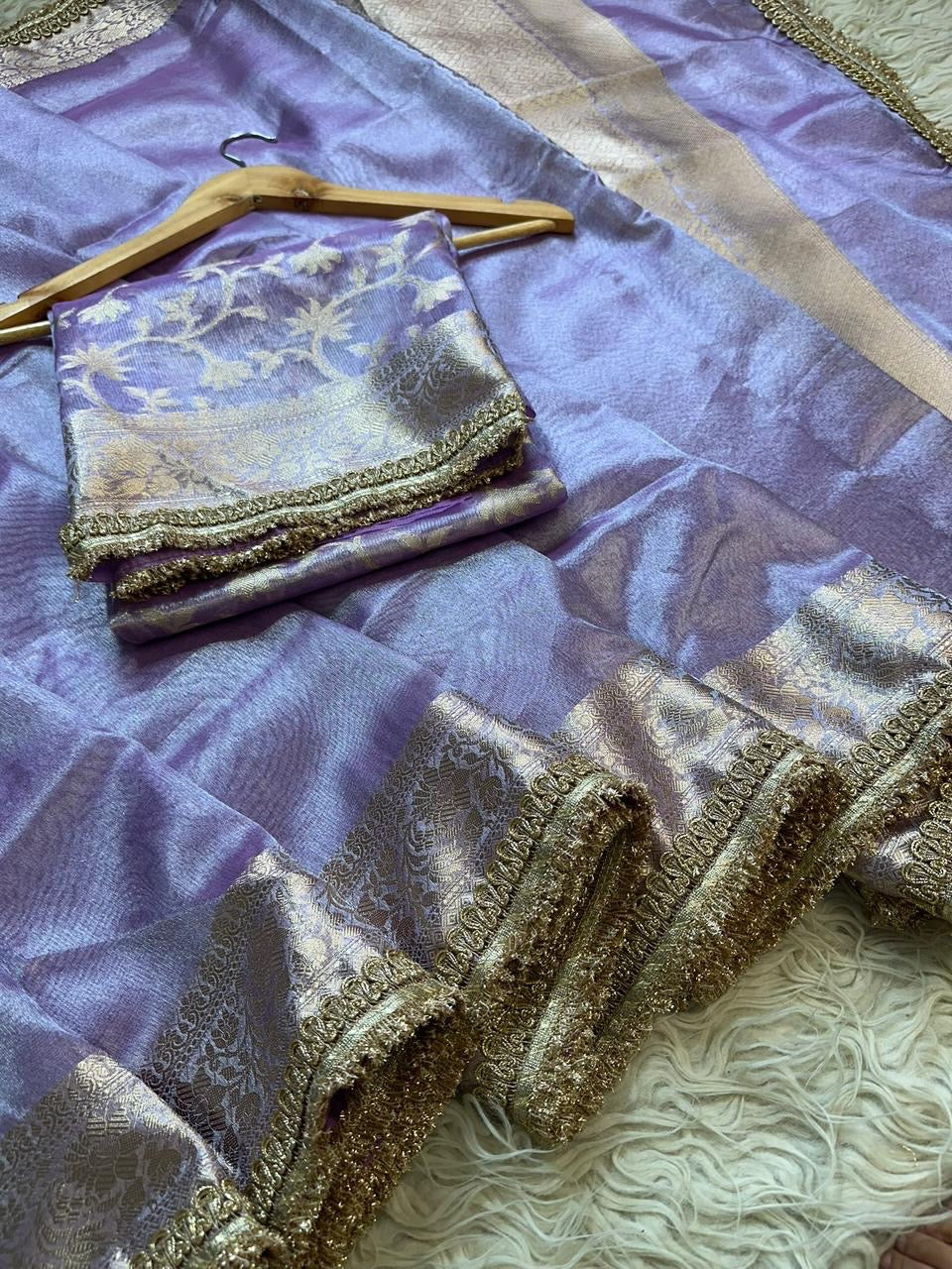 Zari Nazaakat Saree