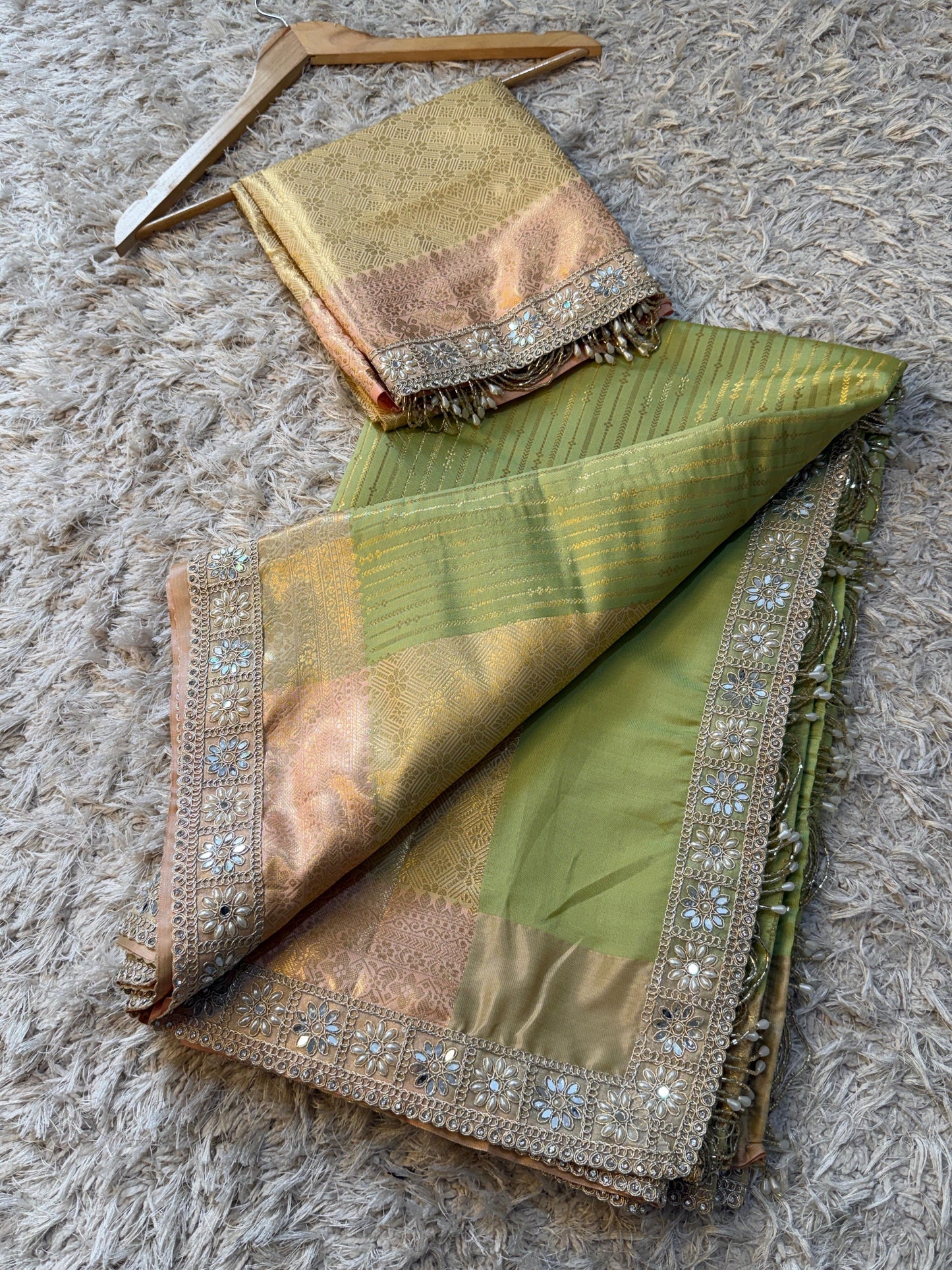 Pista Meher Saree