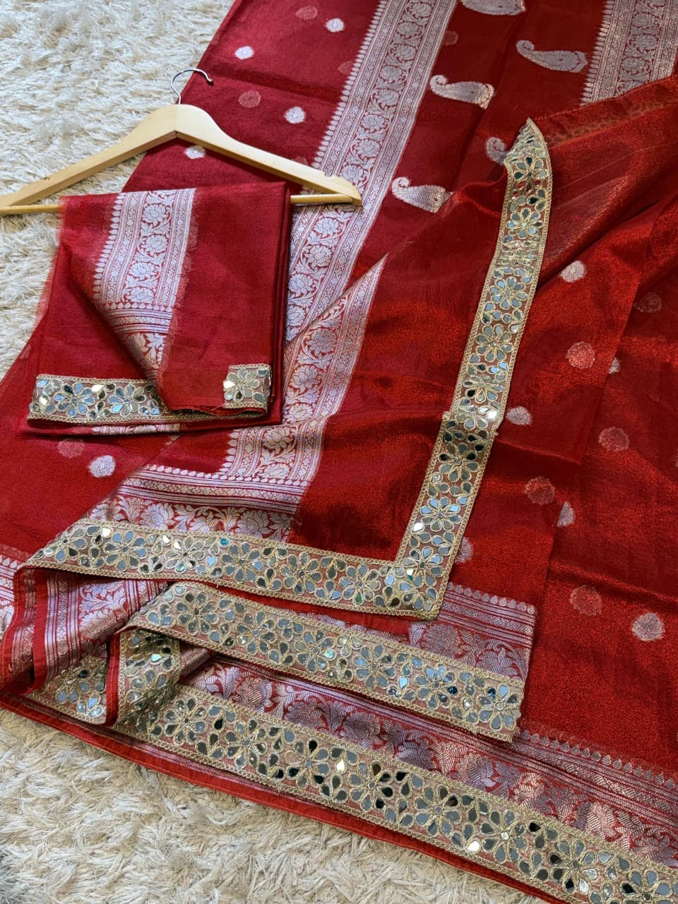 Zariya Elegance Saree