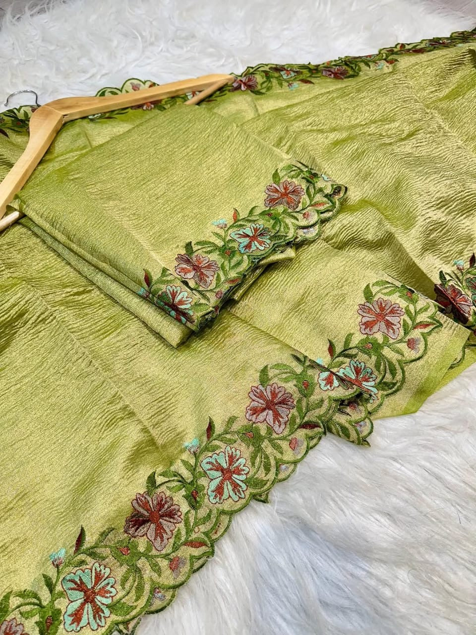 Gulnaar Blossom Saree
