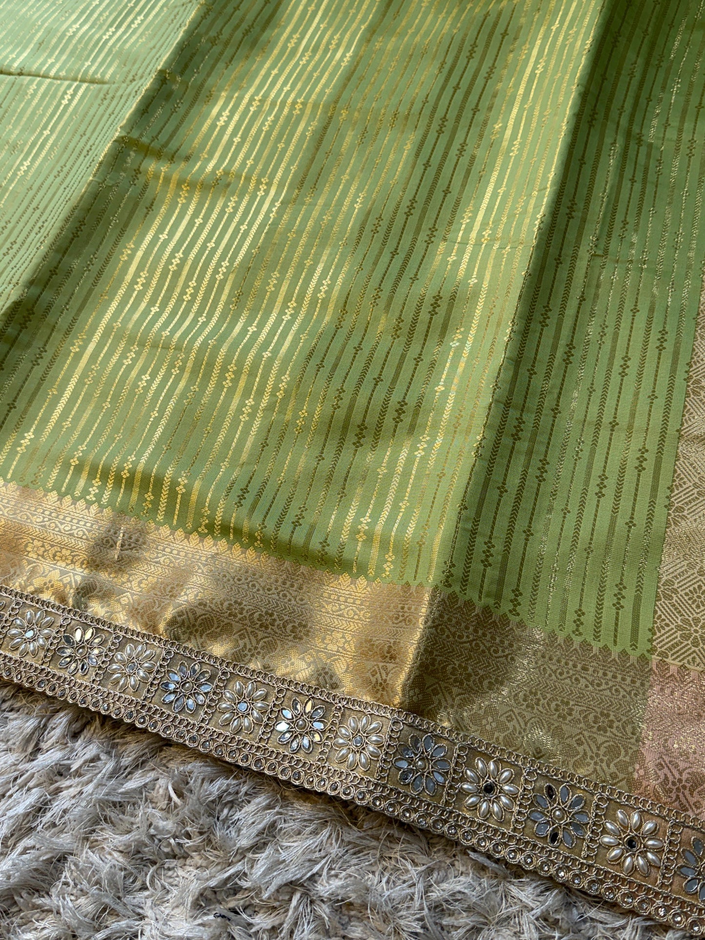 Pista Meher Saree