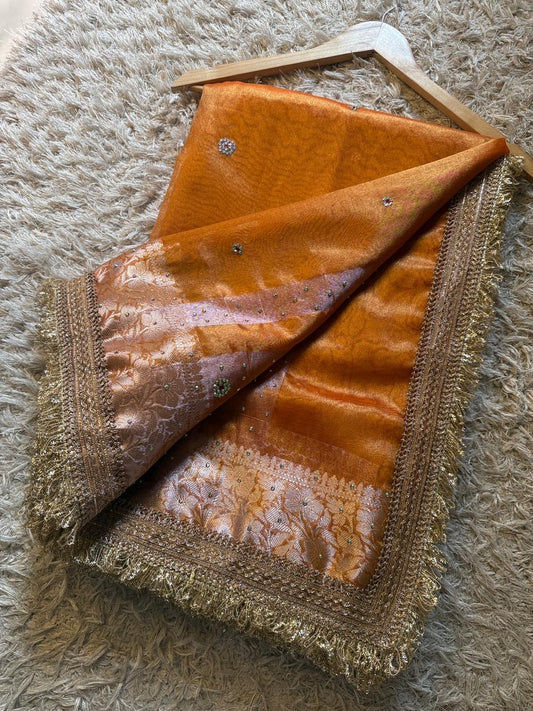 Sunehri Riwaayat Saree