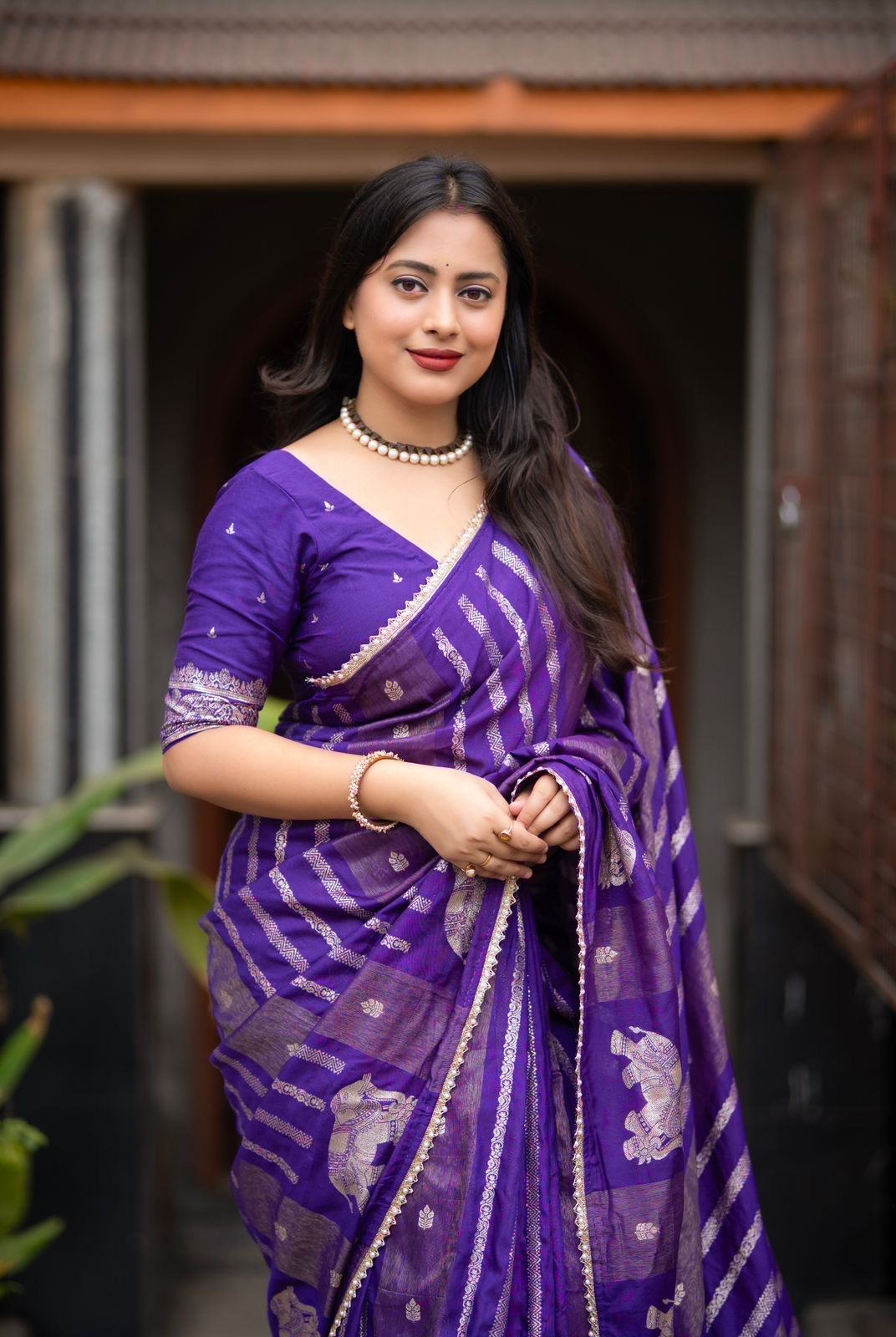 Rajsi Sunehri Saree
